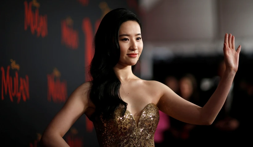 ליו יפיי, המגלמת את ''מולאן''