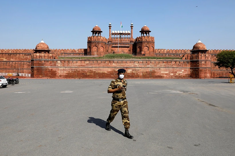 המצודה האדומה בניו דלהי שבהודו ריקה מאדם לאור התפשטות נגיף הקורונה