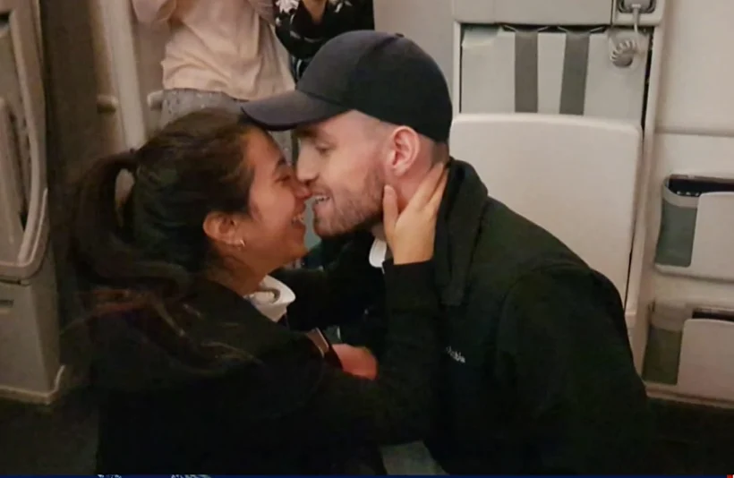 יפית ודניאל בטיסת חילוץ מאוסטרליה