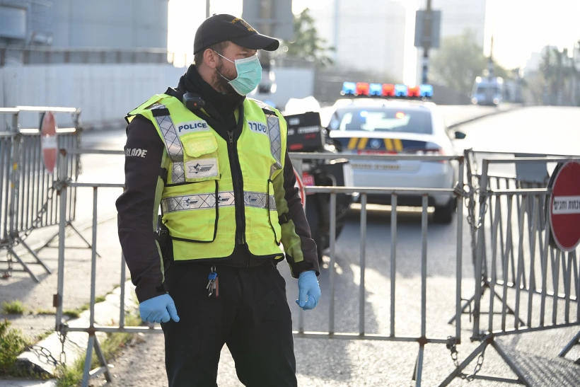 המשטרה אוכפת את ההסגר בבני ברק