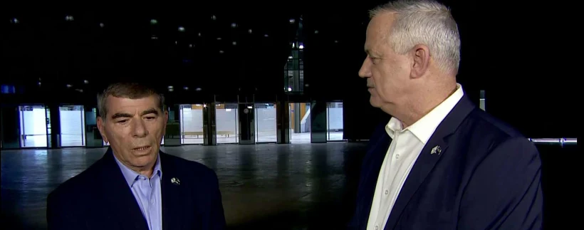 בני גנץ וגבי אשכנזי