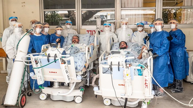 חולה הקורונה בן ה-22 שאושפז באיכילוב במצב קשה יצא לראשונה מטיפול נמרץ