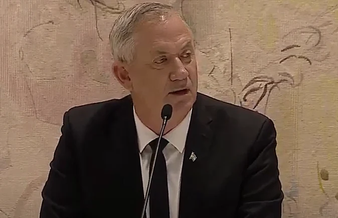 בני גנץ בפתח ישיבת הממשלה