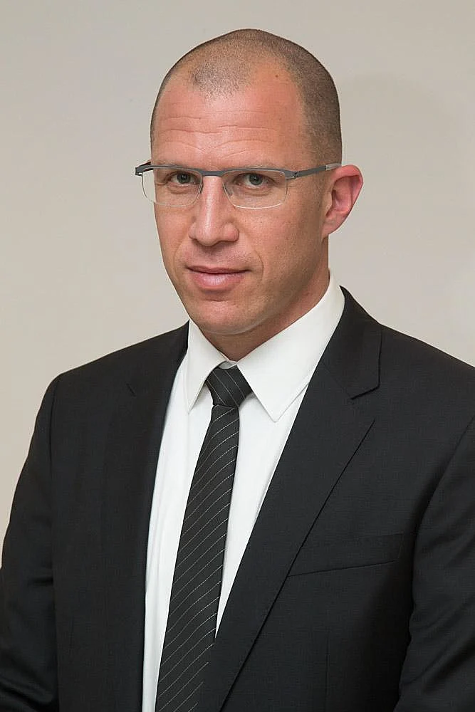 עו''ד טל שפירא