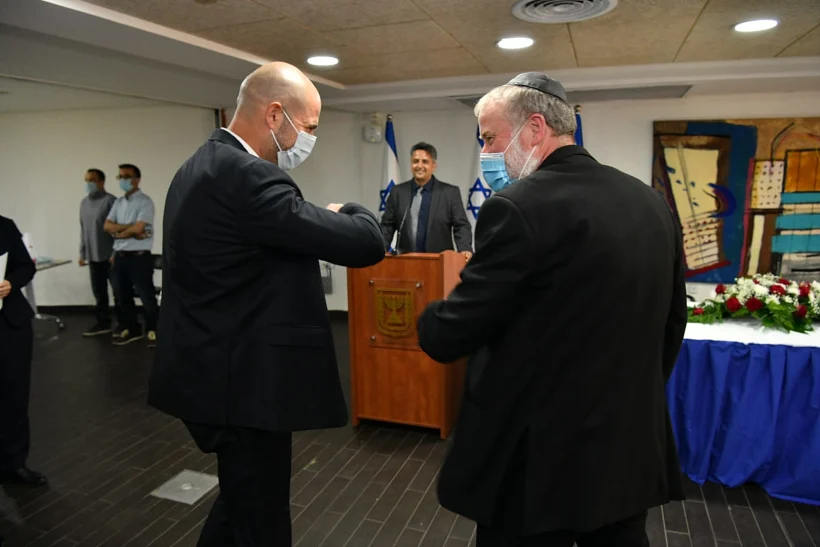 אביחי מנדלבליט ואמיר אוחנה