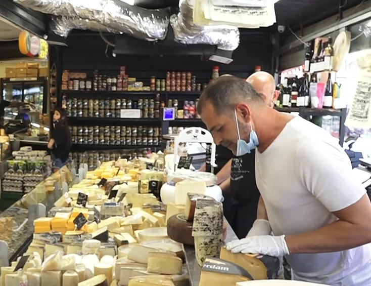 שרון עבודי, בעלי ''דווקא גורמה'' בשוק הכרמל שבתל אביב