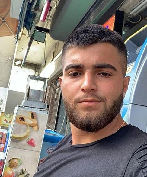 ירין אברהמיאן, לא צולם לספר המחזור בשל חוב לבית הספר