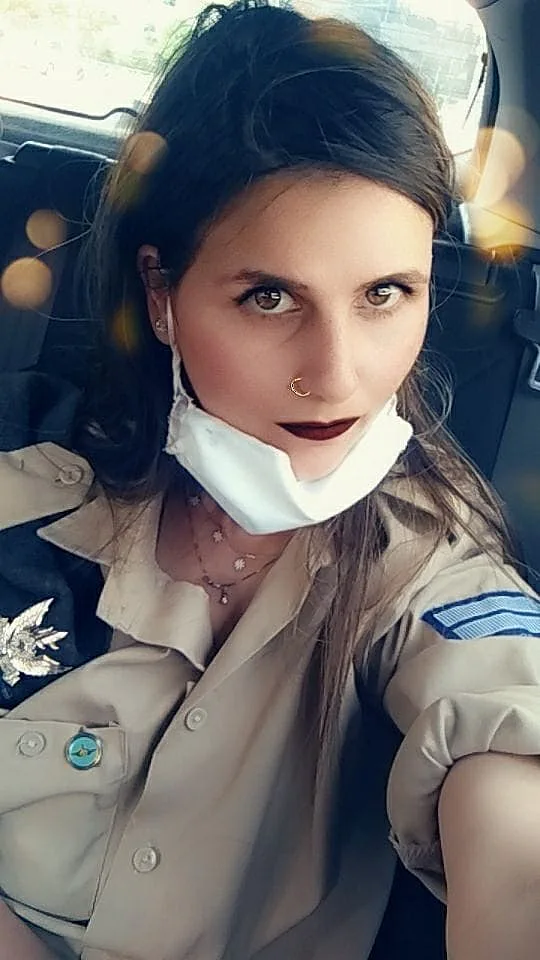 לירון נתן, עברה בגיל 7 ניתוח להסרת האונה הימנית במוח- ולמרות זאת התגייסה לצה''ל