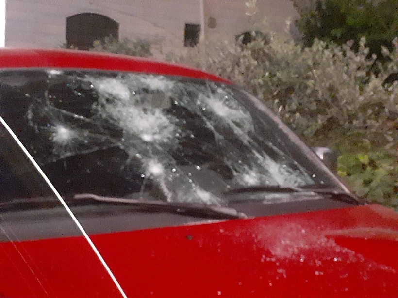 שמשות מנופצות במכוניות בחברון