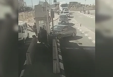 תיעוד פיגוע הדריסה במחסום הקיוסק באבו דיס