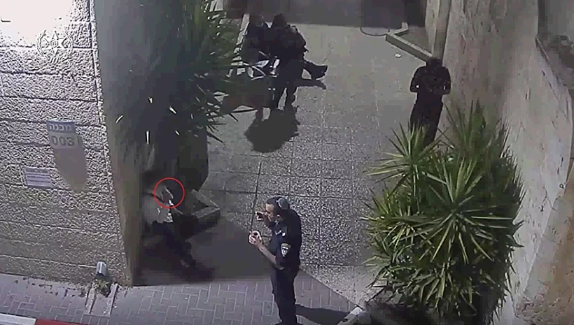 ידידיה אפשטיין בתחנת המשטרה