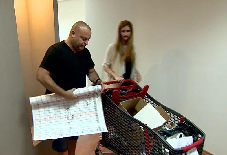 אלון וקנין סוגר את המשרד