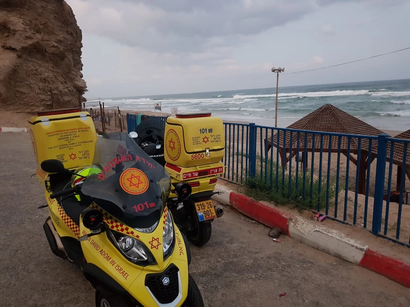 מד''א בחוף בהרצליה