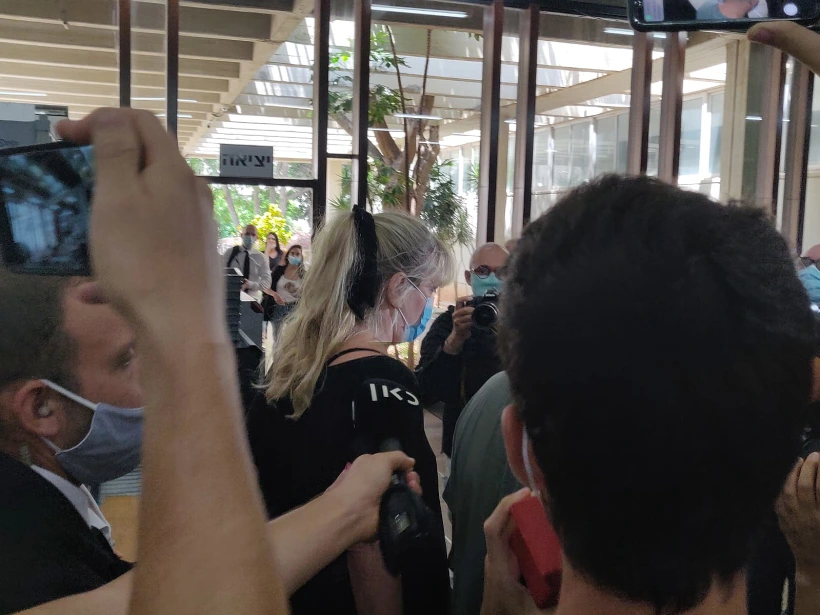 ציפי רפאלי מגיעה לבית המשפט