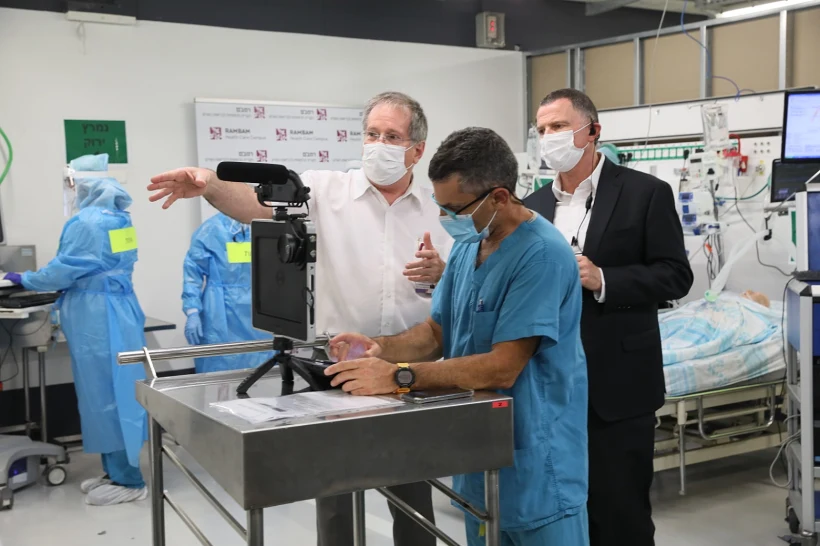 יולי אדלשטיין בסיור בבית החולים רמב''ם