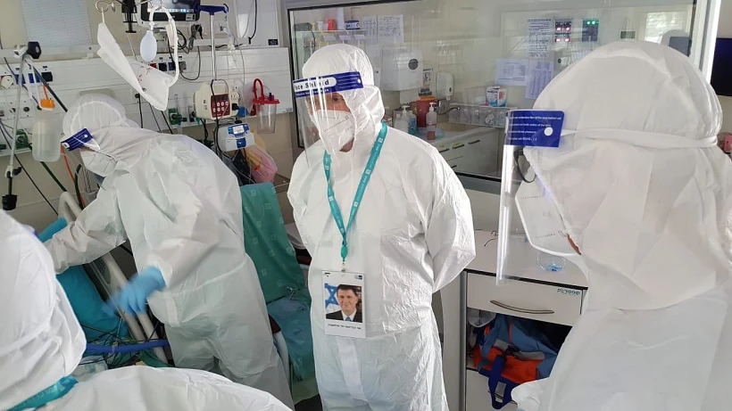 יולי אלדשטיין במחלקת הקורונה