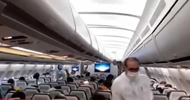 מטוס הנוסעים האיראני, רגעים לאחר התקרית עם מסוק אמריקני