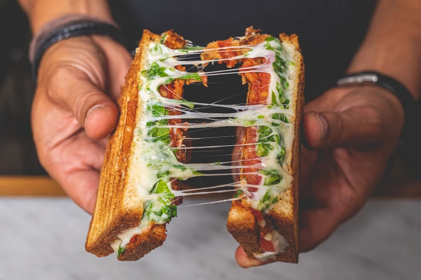 אריאל אפרון