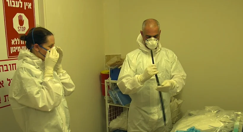 תמר איש שלום נכנסת למחלקת טיפול נמרץ קורונה בבית החולים סורוקה בבאר שבע