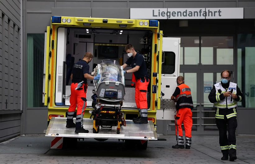 מנהיג האופוזיציה אלכסיי נבלני מגיע למתחם בית בחולים ברלין