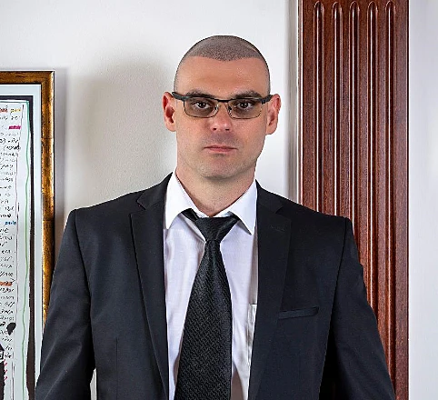 עורך הדין זיו גלעד