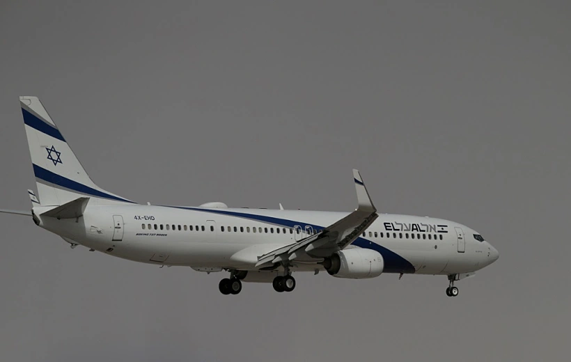 מטוס אל-על בשמי אבו דאבי, בירת איחוד האמירויות