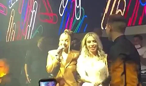 עדן בן זקן מופיעה בחתונה בה לא הקפידו על הנהלים