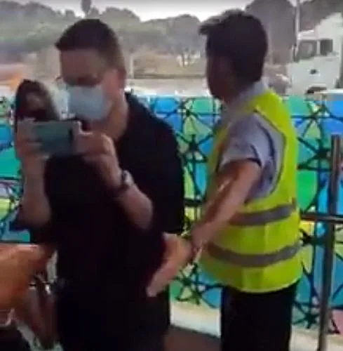 סערה בתחנת הרכבת בבת ים