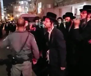 עימותים בין חרדים לשוטרים בבני ברק