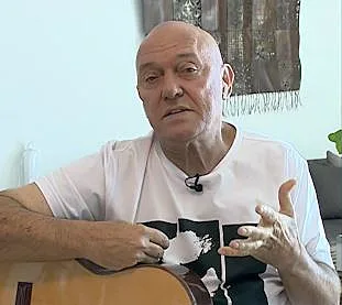 שלומי שבת בהופעה מביתו