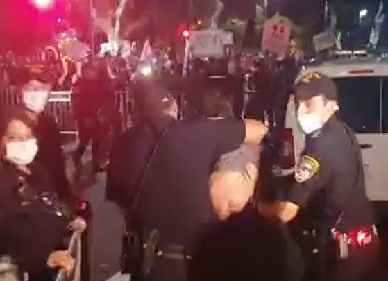 עימותים בהפגנה בכיכר הבימה בתל אביב