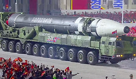 טיל בליסטי שהוצג במהלך המצעד בצפון קוריאה
