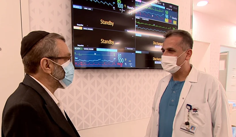 משה גפני יחד עם ד''ר זחאלקה בבית החולים מעיני הישועה