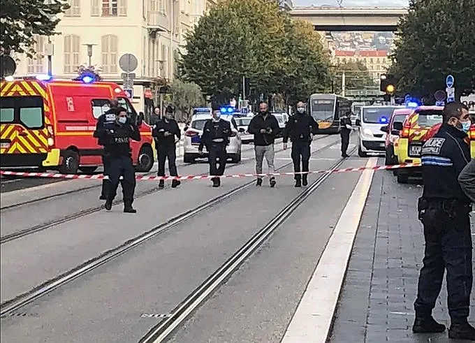 הזירה בניס, צרפת, שבה נדקרו למוות שלושה בני אדם