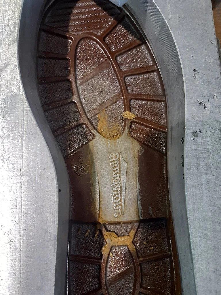 תבנית מזויפת לייצור נעלי בלנסטון