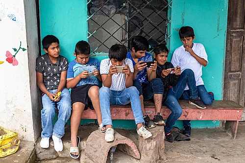 יותר טלפונים ניידים מאנשים