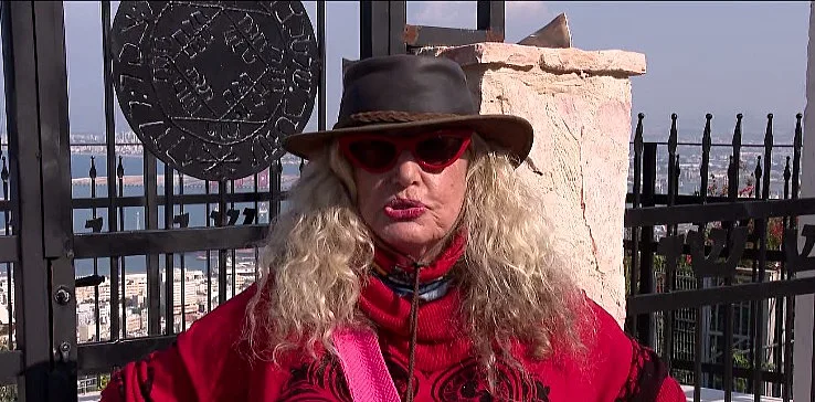 סבתא של עומר אדם