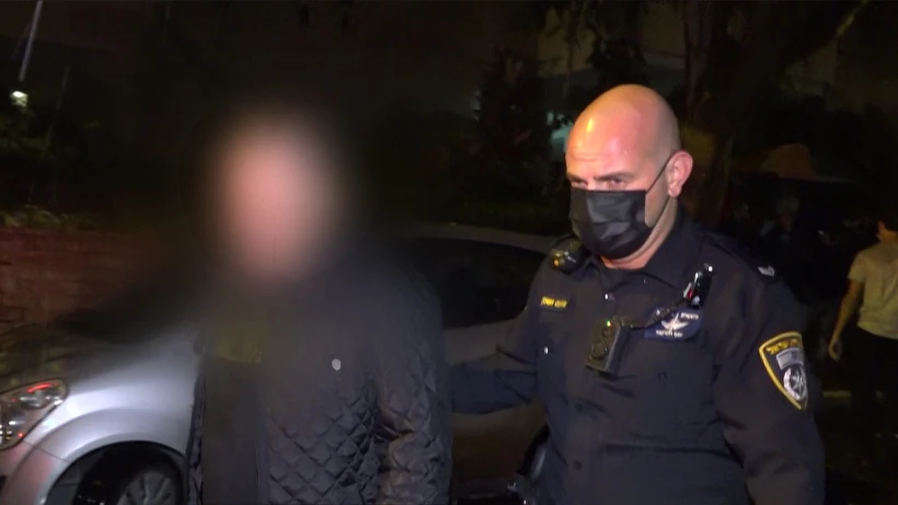 סוהר שהציע לבני 13 תשלום עבור יחסי מין נלכד