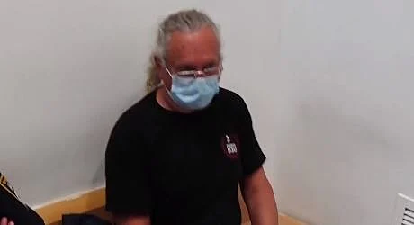 אריה שיף, שירה למוות באדם שפרץ לרכבו בערד