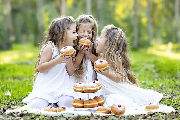 סופגניות, ילדות וטבע