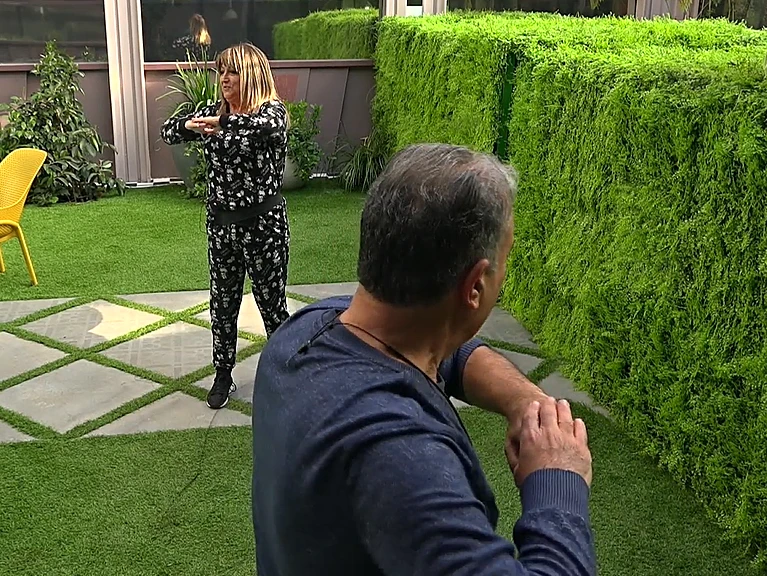 יחזקאל ושולה בהתעמלות בוקר