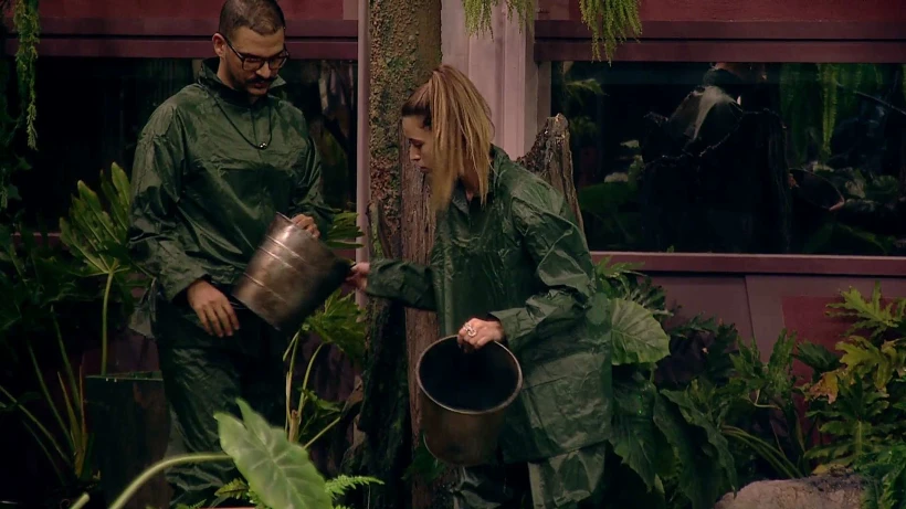 גל ודרור מייבשים את הביצה