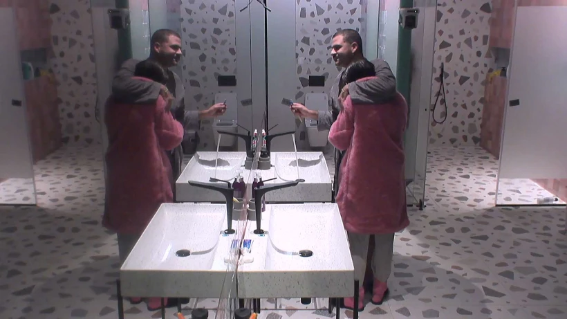 גל ודרור נכנסים לבית