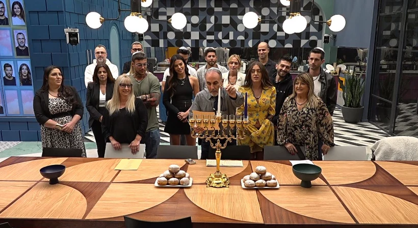 מדליקים נר ראשון