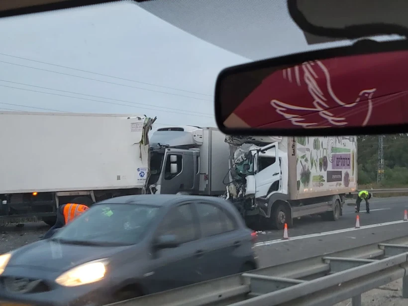 תאונה בכביש החוף, משאית, תאונת דרכים