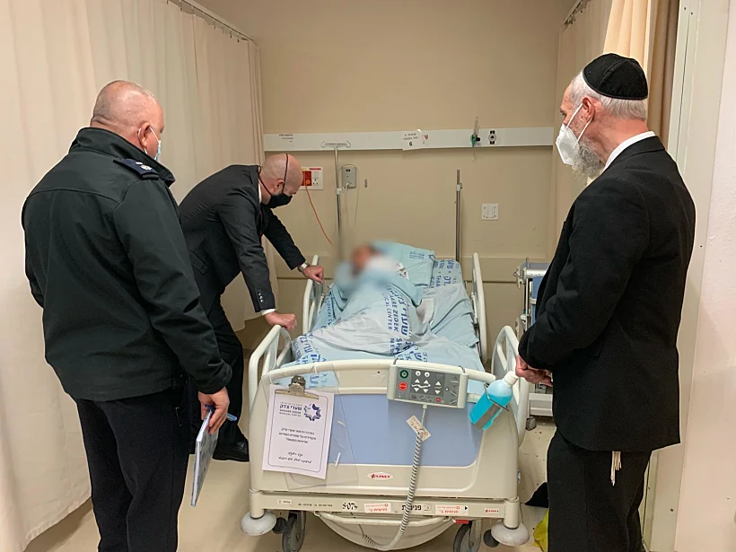 אמיר אוחנה השר לביטחון הפנים מבקר את יוסף פליישמן