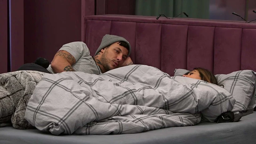 גוזי וקארין מדברים