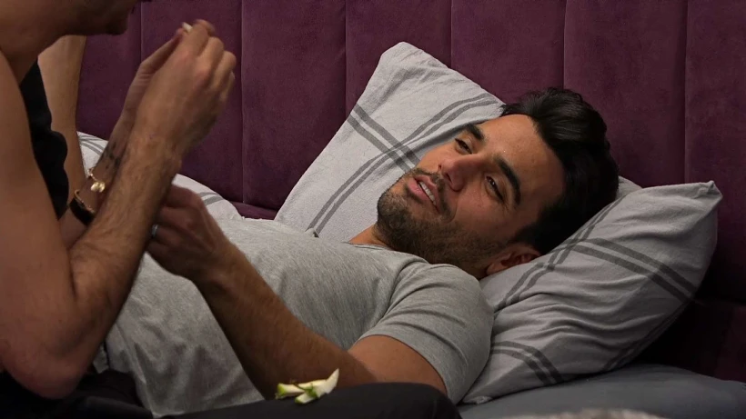 תום מדבר עם דרור