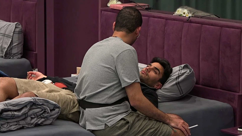 תום מדבר עם דרור