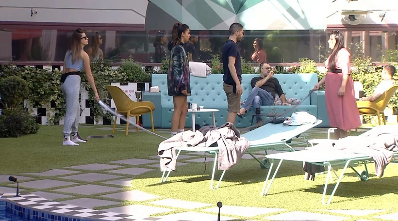 יהודה וקארין קופצים בחבל